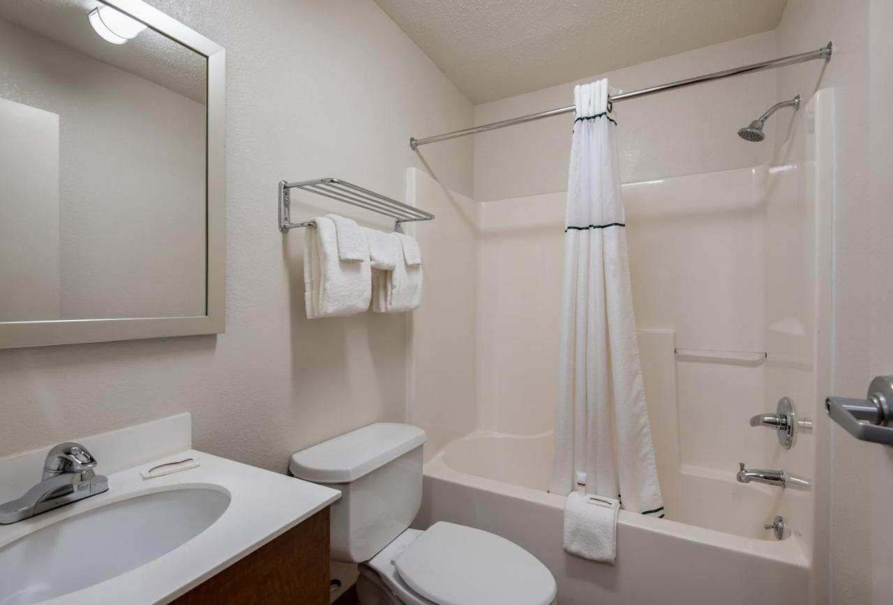 Birch Hill Suites Kansas City - Independence Exterior photo